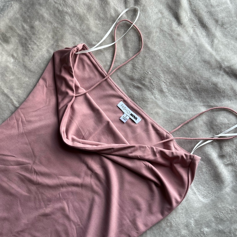 FASHION NOVA- double lined dress
